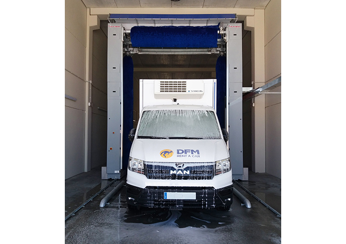 Foto ISTOBAL y Disfrimur amplían su colaboración con tres nuevas instalaciones para el lavado de camiones.